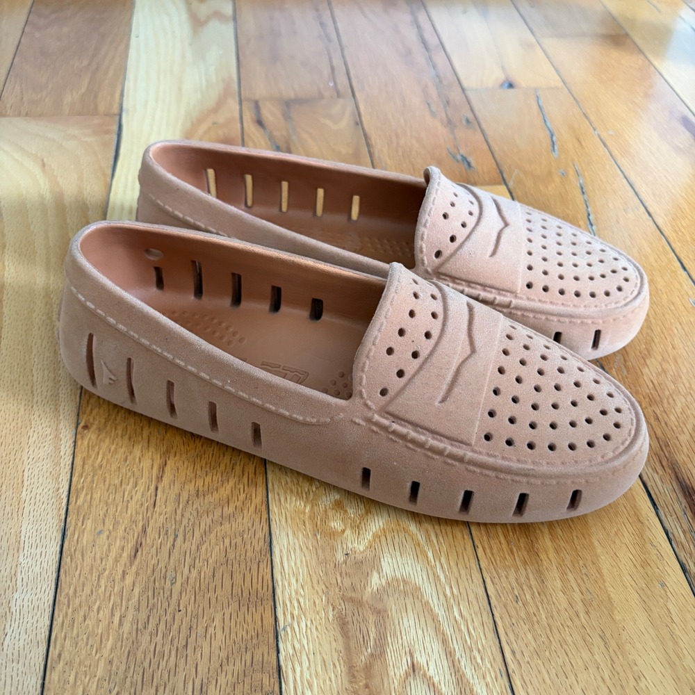 Floafers Posh Driver Women's Faux Suede Size 8 Water Shoes